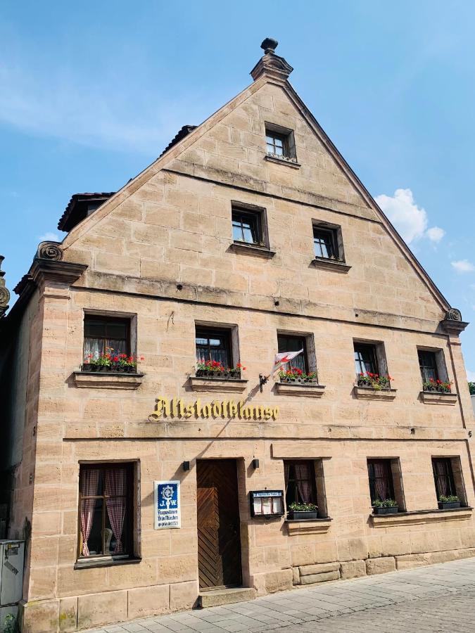 Altstadtpension Цирндорф Экстерьер фото