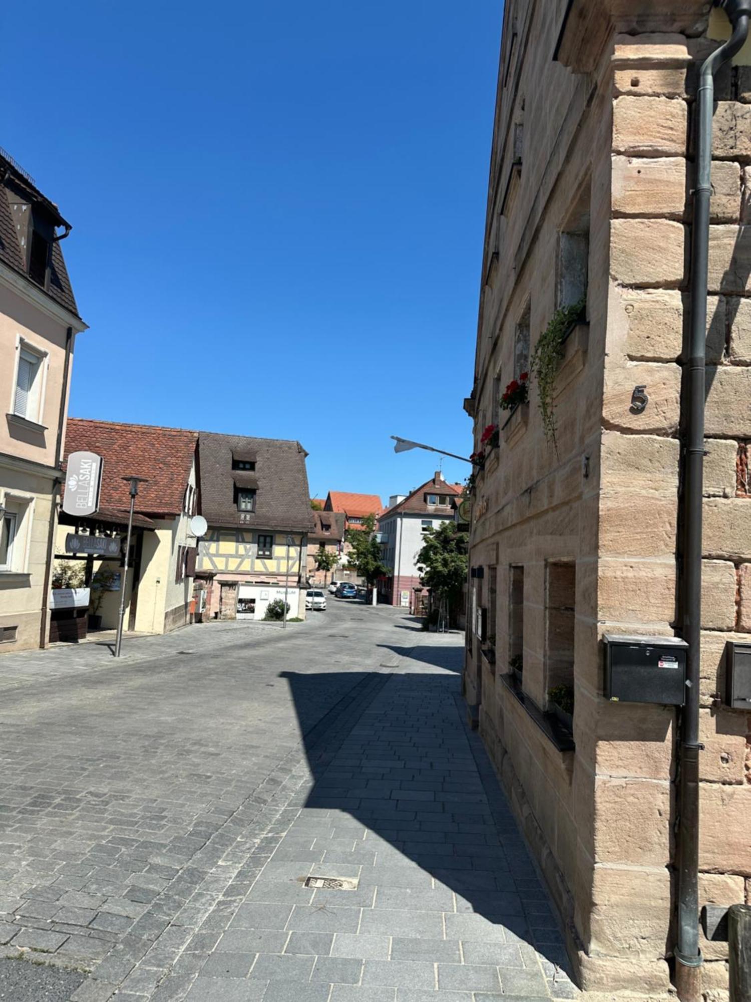 Altstadtpension Цирндорф Экстерьер фото