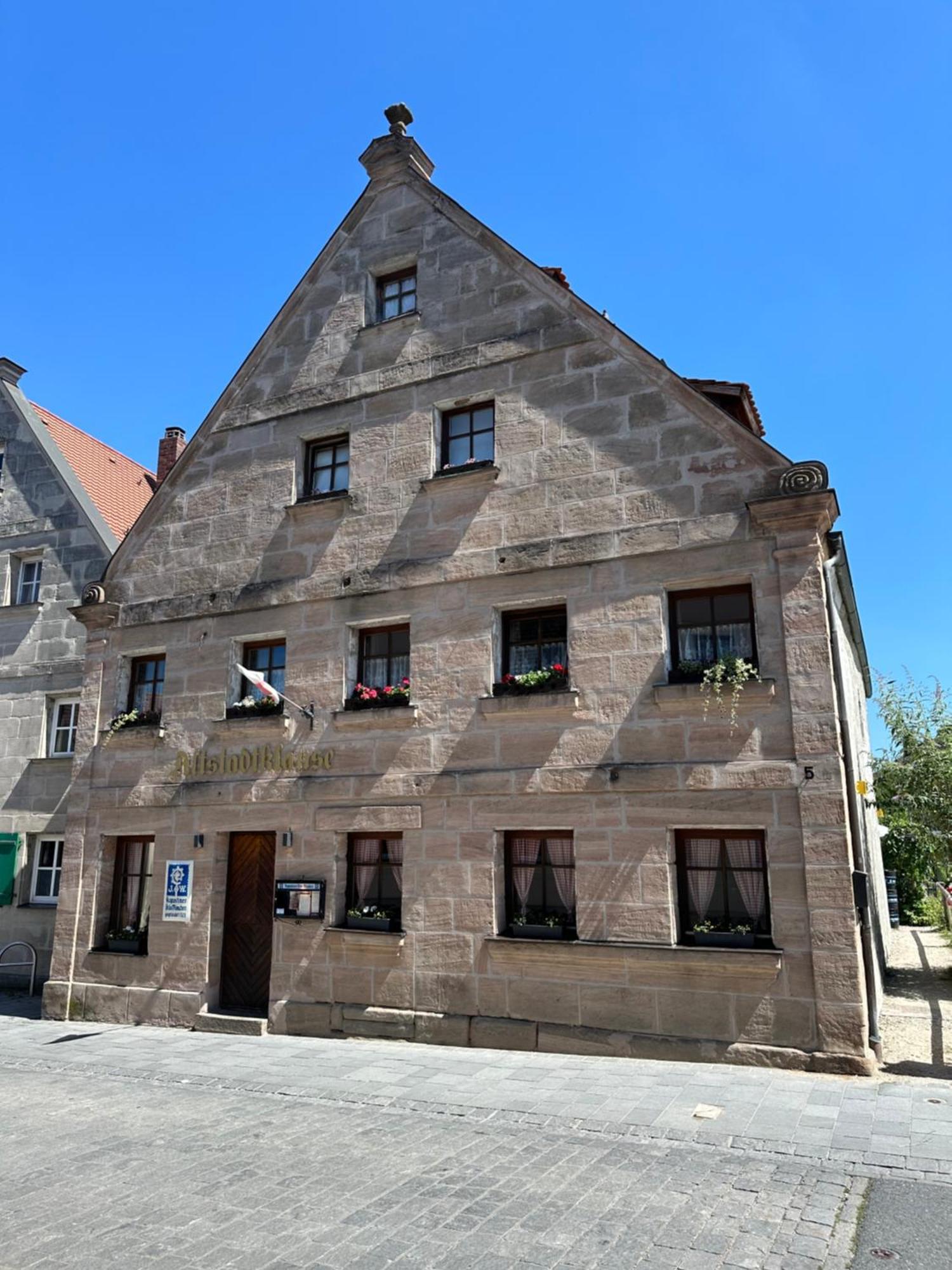 Altstadtpension Цирндорф Экстерьер фото