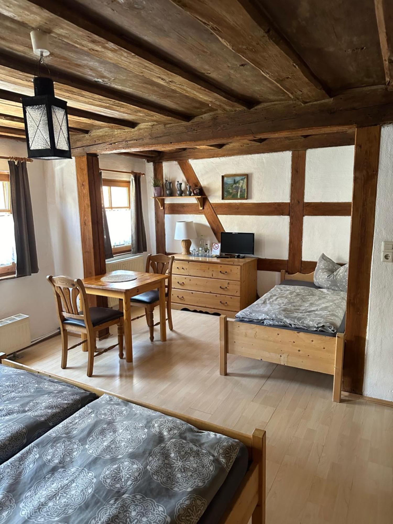 Altstadtpension Цирндорф Экстерьер фото